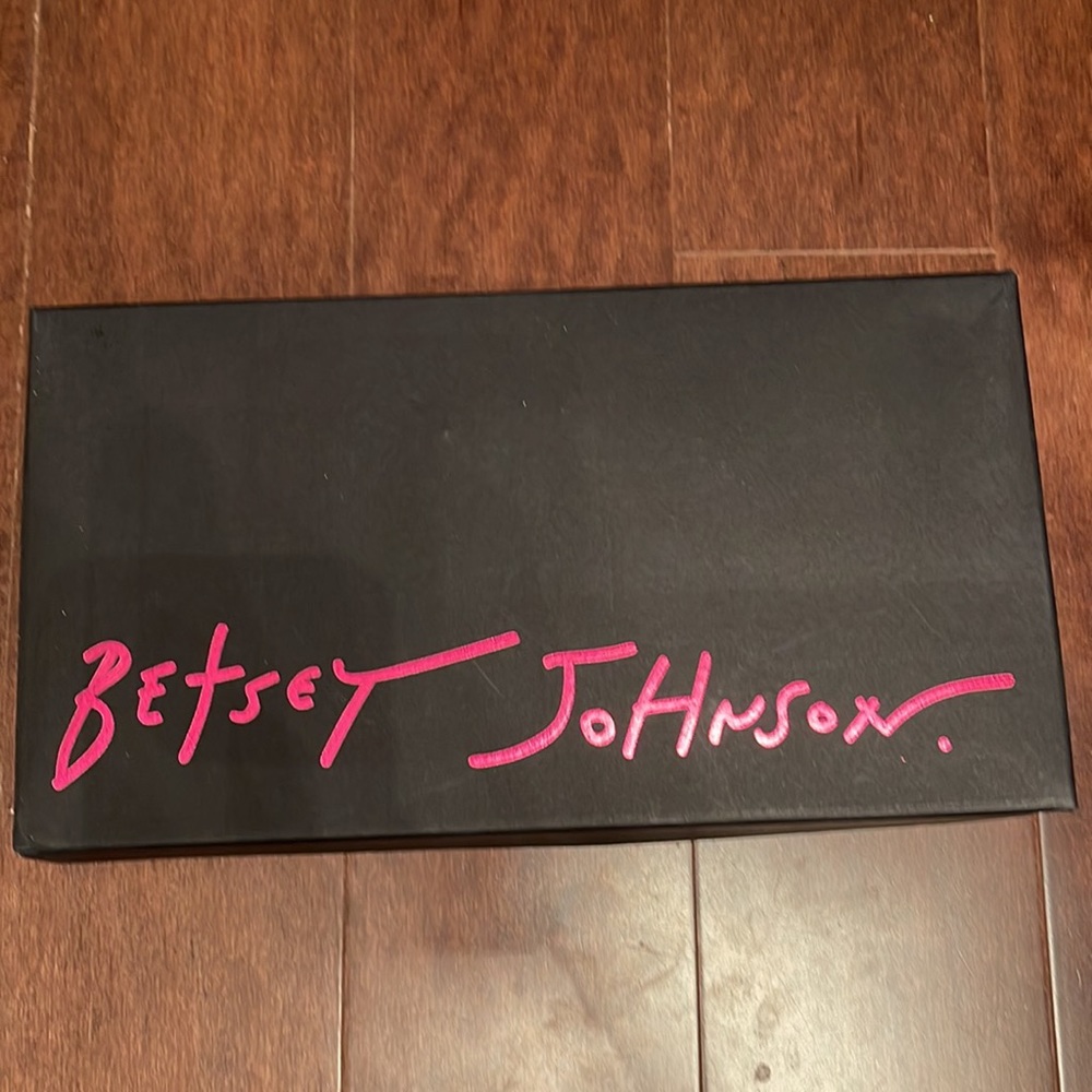 Betsey Johnson Vacation Elation Slides in Pink Gems - Picture 5 of 6